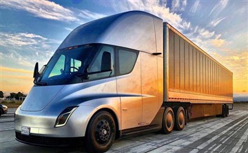 Entrega de caminhão semi elétrico puro Tesla, autonomia de cerca de 800 quilô...